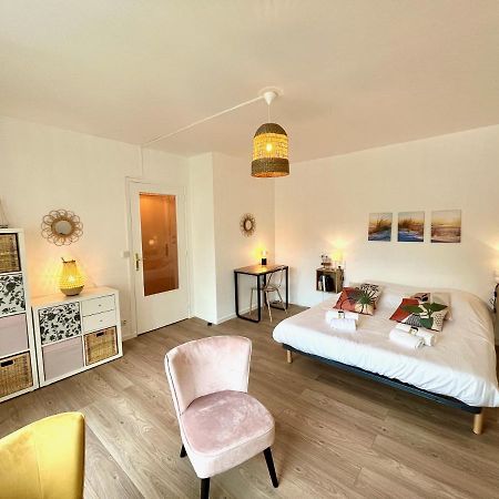 Nihal, Studio Proche Zenith Avec Parking Et Balcon Caen Bagian luar foto