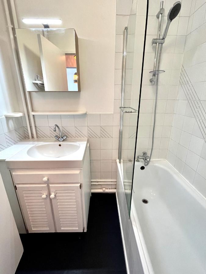 Nihal, Studio Proche Zenith Avec Parking Et Balcon Caen Bagian luar foto