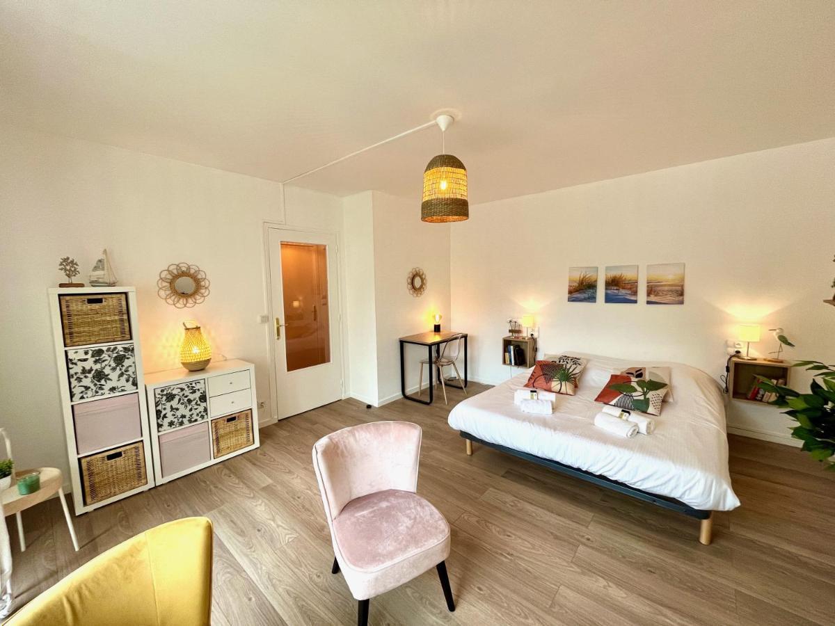 Nihal, Studio Proche Zenith Avec Parking Et Balcon Caen Bagian luar foto